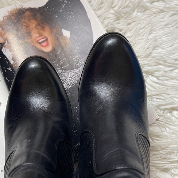 Vince Camuto 
VC Curtis Boots/Bootie 
Black Heeled Ankle Boots w/ Gold Buckle - Picture 3 of 10